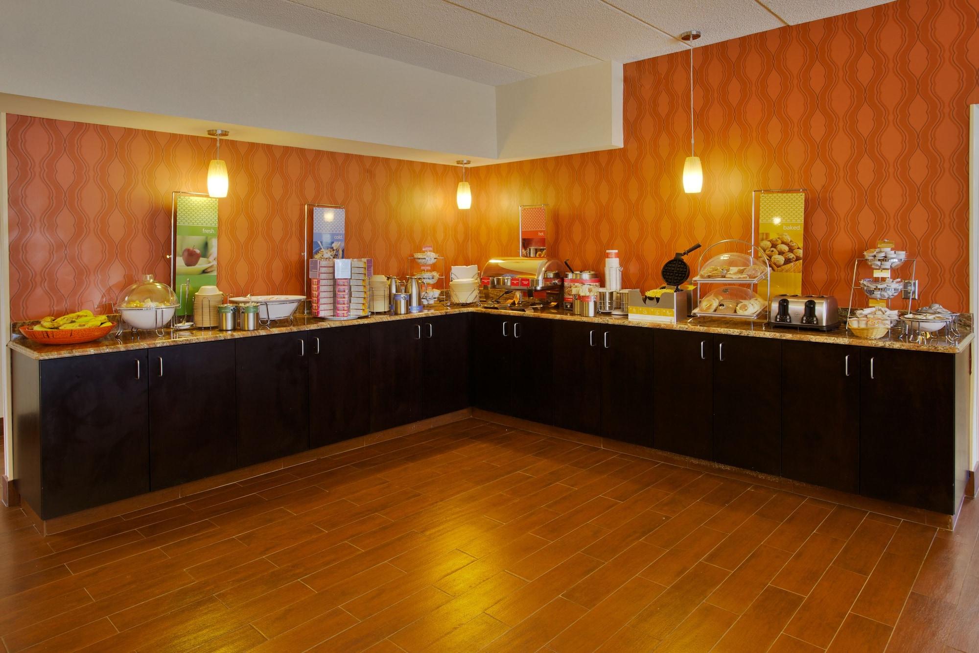Hampton Inn Columbus-East Пікерінгтон Екстер'єр фото