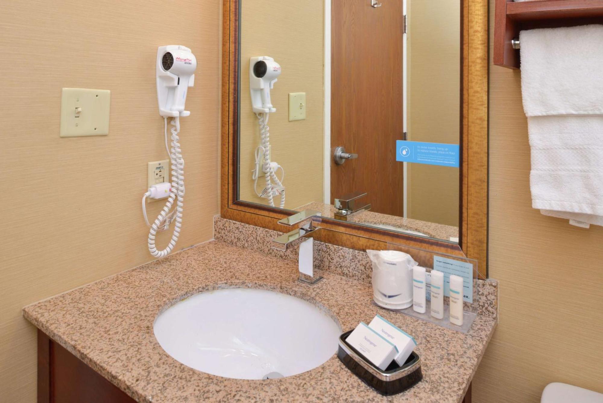 Hampton Inn Columbus-East Пікерінгтон Екстер'єр фото