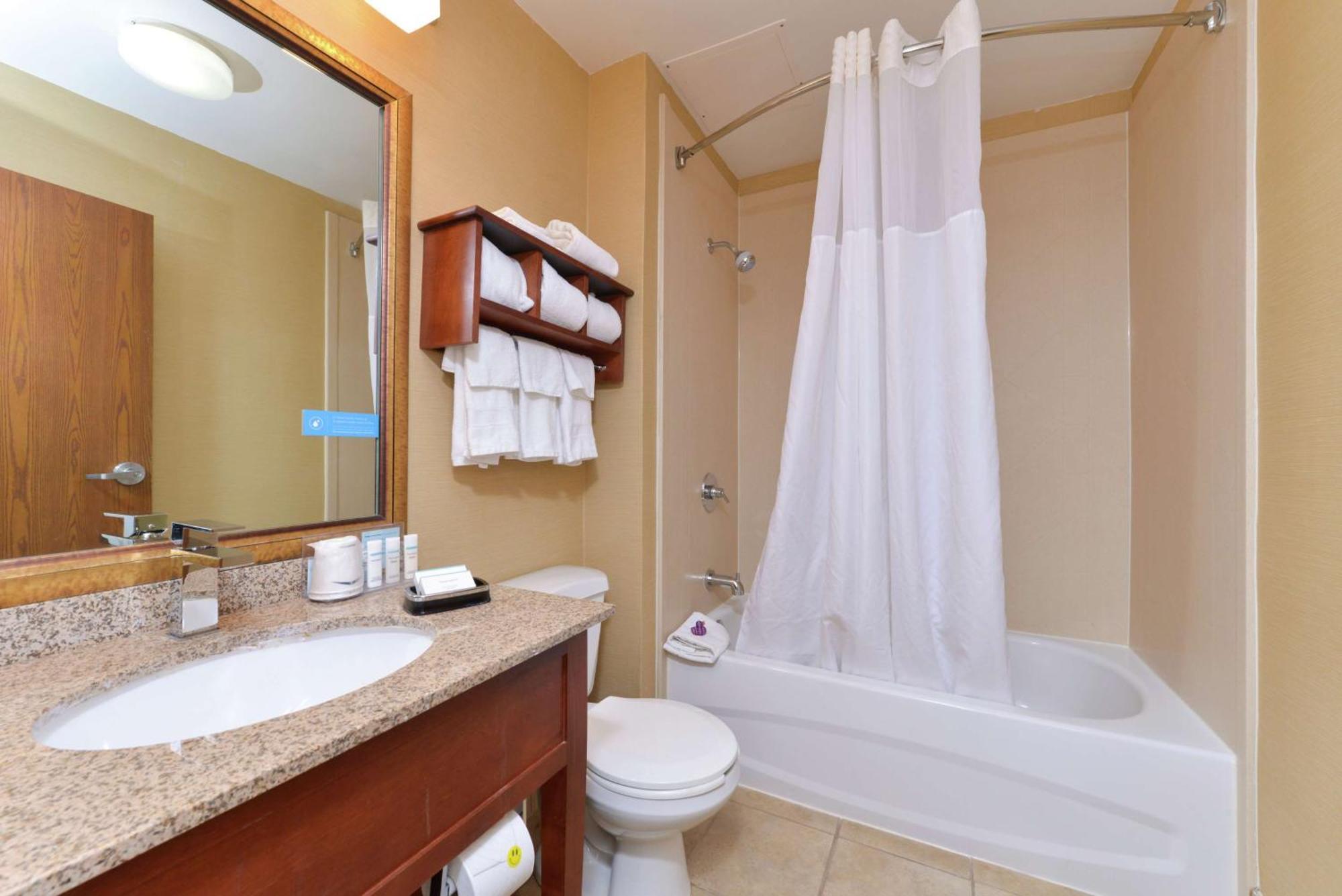 Hampton Inn Columbus-East Пікерінгтон Екстер'єр фото