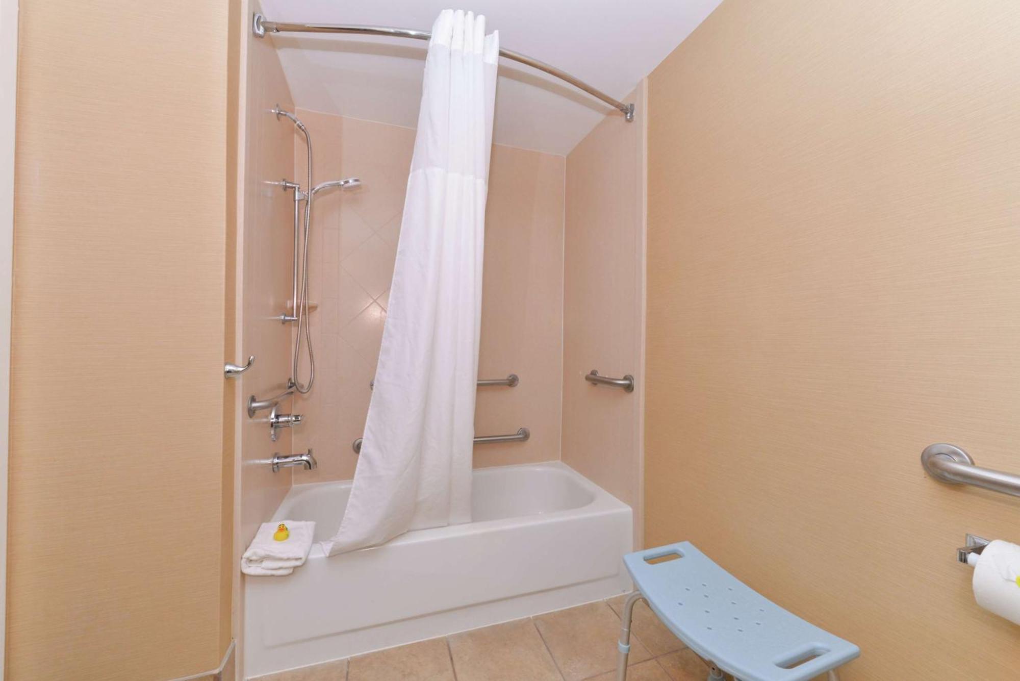Hampton Inn Columbus-East Пікерінгтон Екстер'єр фото