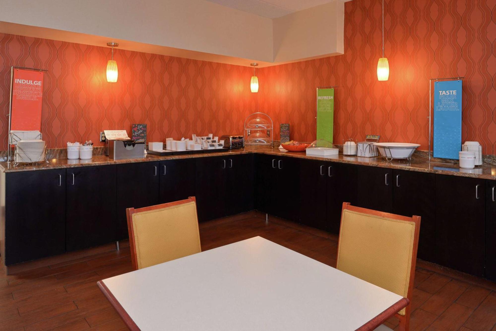 Hampton Inn Columbus-East Пікерінгтон Екстер'єр фото