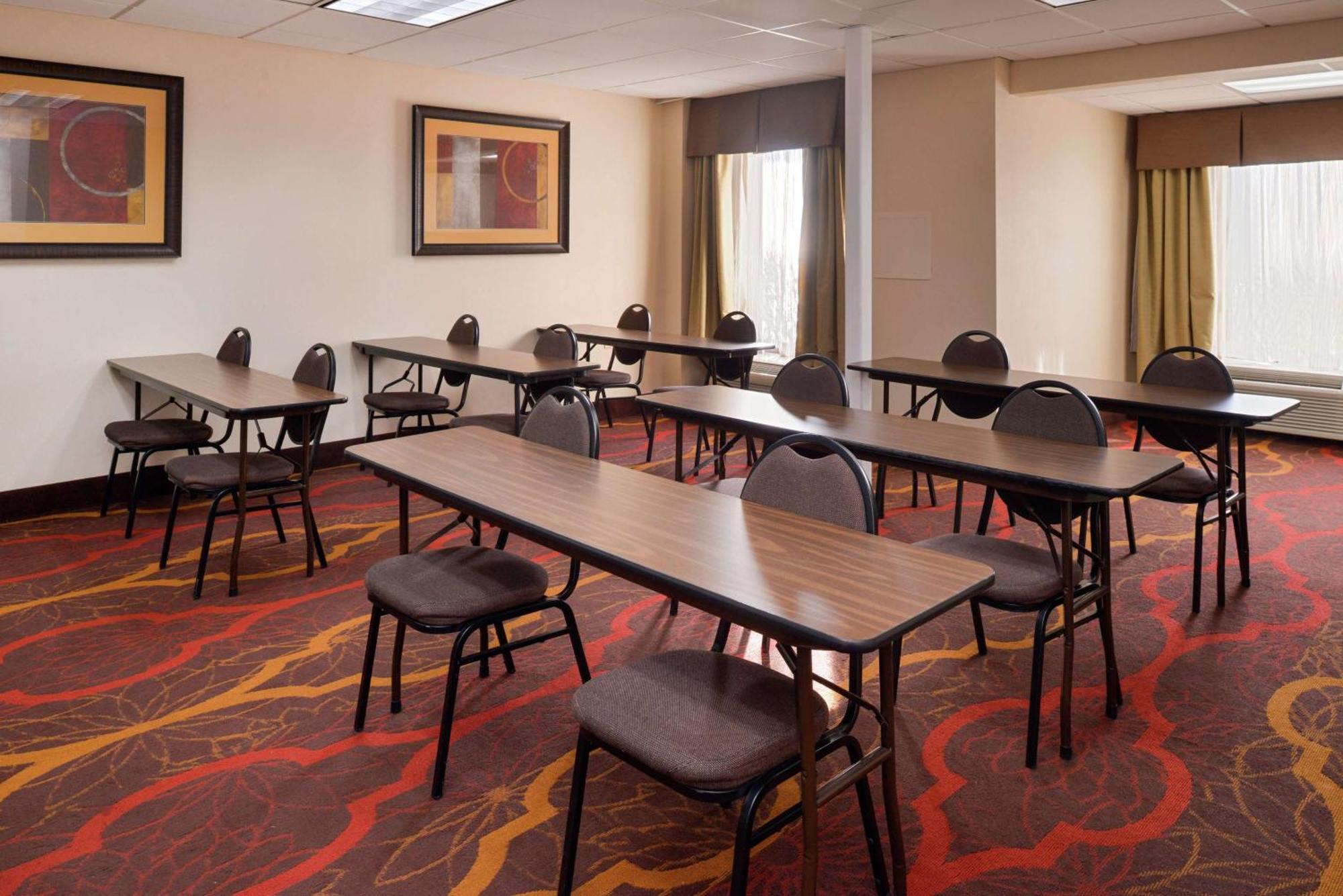 Hampton Inn Columbus-East Пікерінгтон Екстер'єр фото