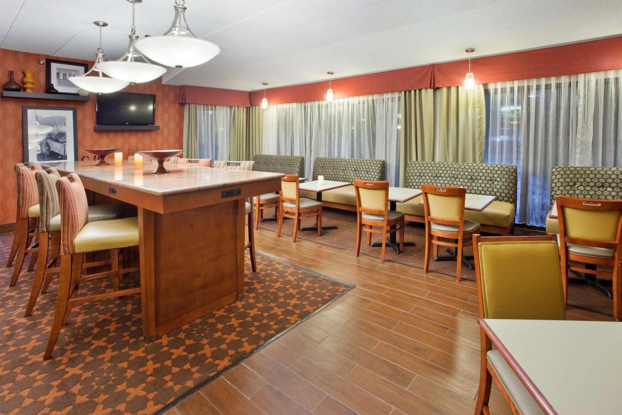 Hampton Inn Columbus-East Пікерінгтон Екстер'єр фото