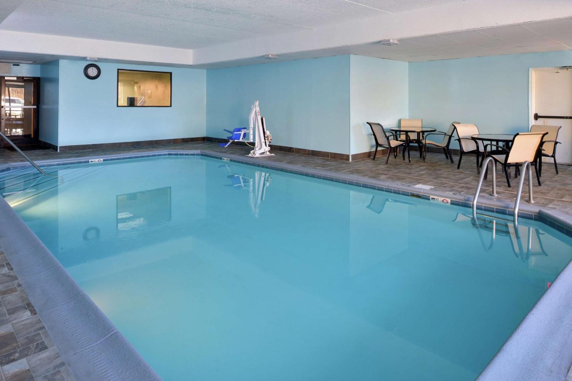 Hampton Inn Columbus-East Пікерінгтон Екстер'єр фото